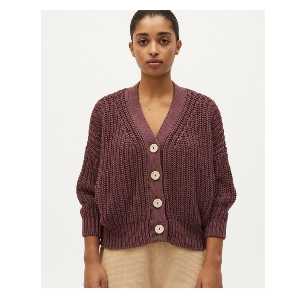 Babaa cardigan no.18 in Black Cherry